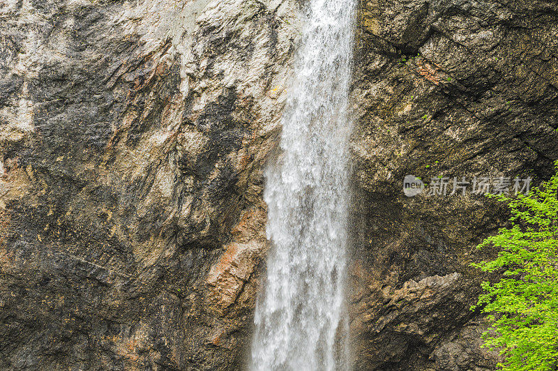 Wildensteiner Wasserfall在奥地利的春天